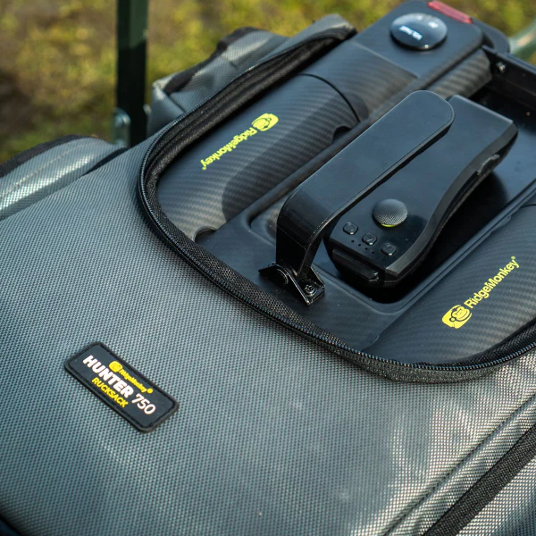 RidgeMonkey Hunter 750 Baitboat Rucksack - Image 5